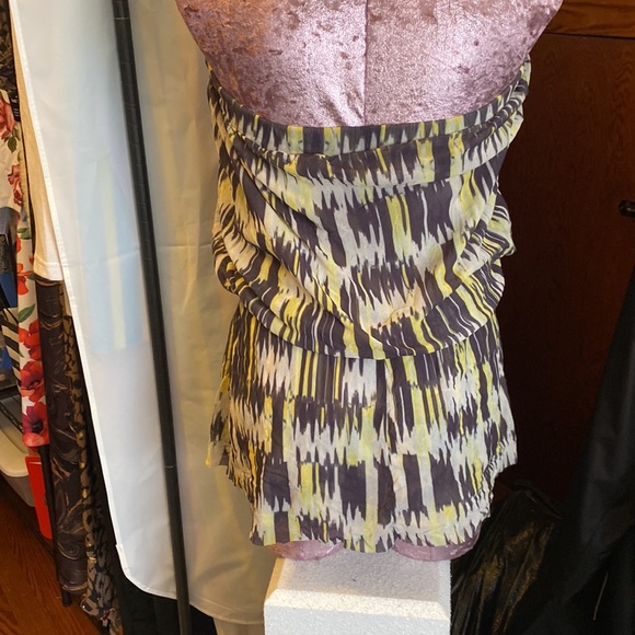 CACHE gray and yellow tube tunic top - Picture 3 of 4